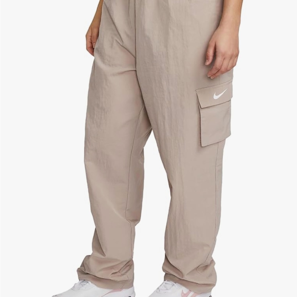 Nike Women’s Sportswear High Rise Woven Cargo Pants in Diffused Taupe